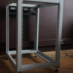 Сравнение алюминиевых и стальных серверных стоек